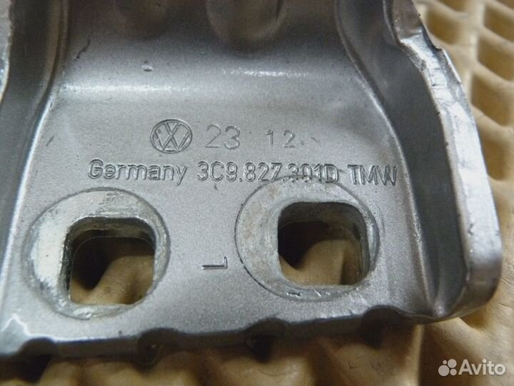 Петля двери багажника VW Passat B7 2011-2015 (3C9827302D 3C9827301D)