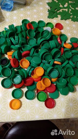 Крышечки от бутылок от сока