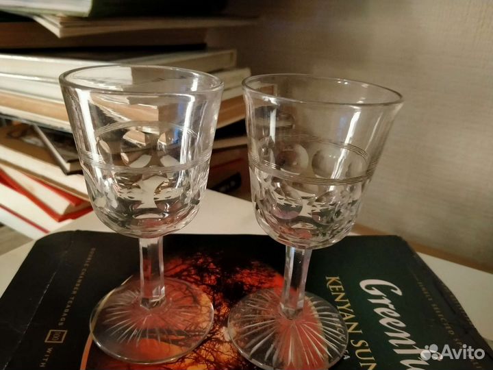 Рюмки на ножке