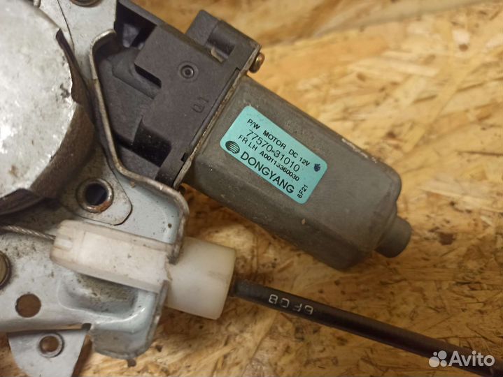 Подъемник передний левый Nissan Almera Classic