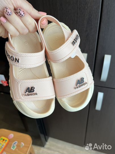 Сандали детские