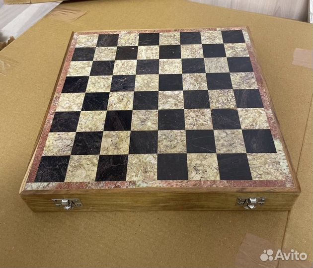 Шахматы камень и дерево