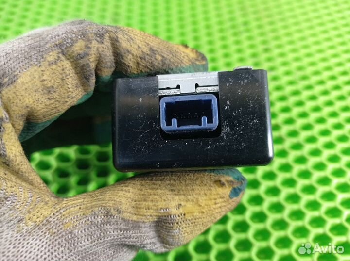 Блок управления центральным замком Toyota Camry