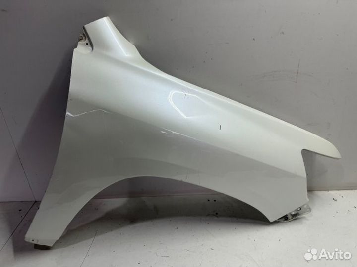 Крыло переднее правое Toyota Land Cruiser 200