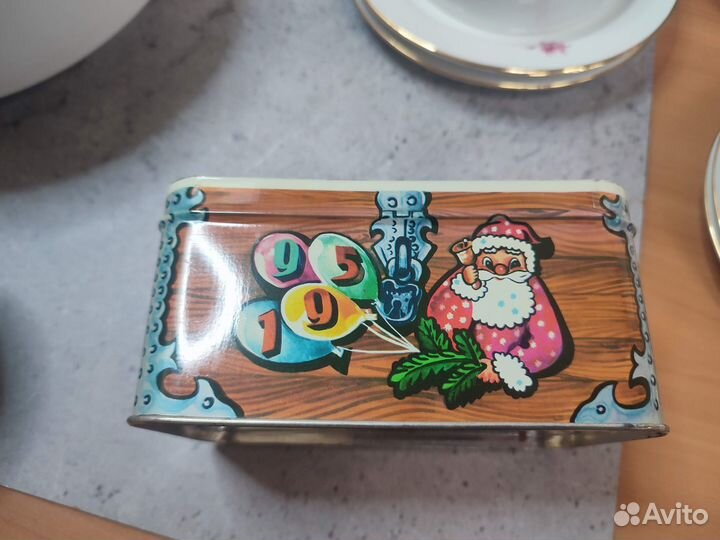 Новогодняя коробка жесть сундук 1995 год