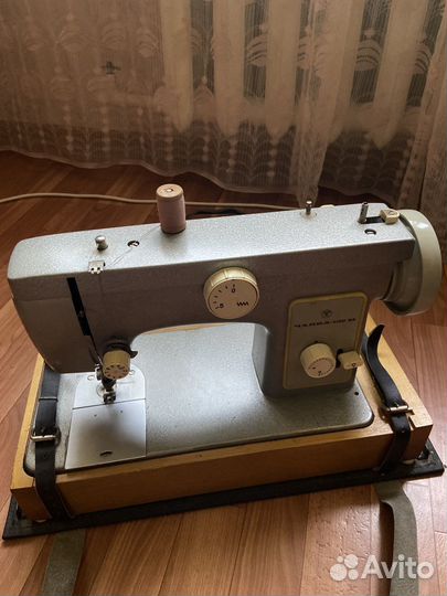 Швейная машина Чайка 132м