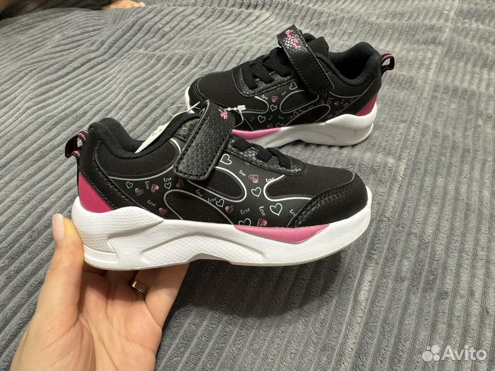 Кроссовки для девочки новые 25