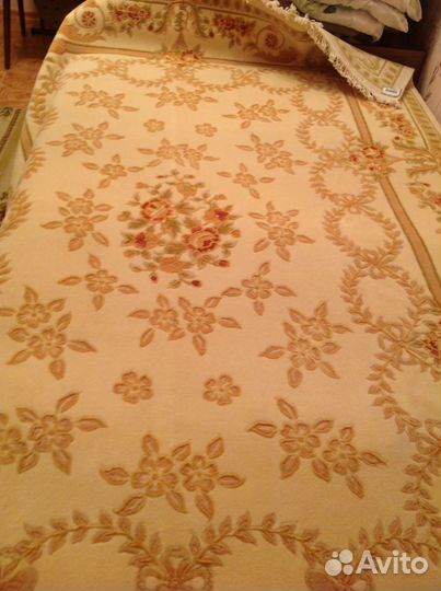 Новый шерстяной ковер ручной работы