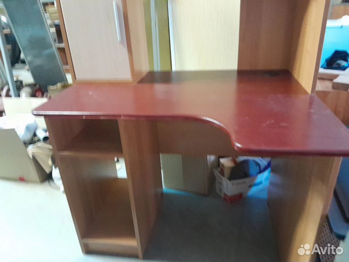 Письменный стол