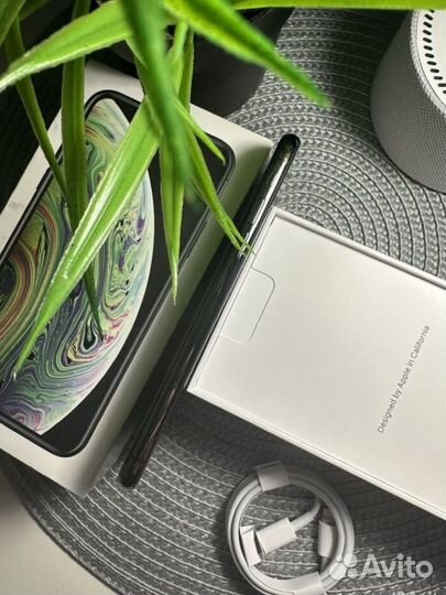 iPhone Xs, 64 ГБ