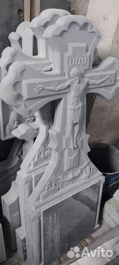 Гранитные и мраморные памятники