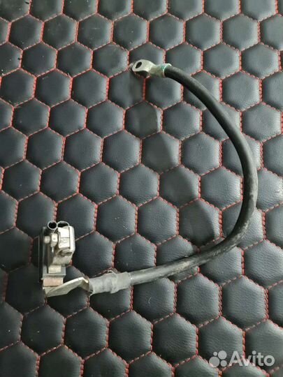 Минусовая клемма Mercedes W221