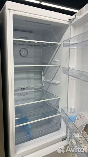 Новый Холодильник-морозильник Haier C2F637cwmv