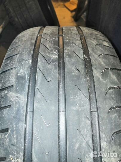 GT Radial Champiro FE1 215/50 R17 95W