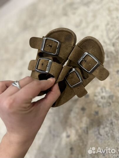 Сандалии zara