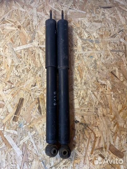 Амортизатор подвески задний Mitsubishi Pajero 4