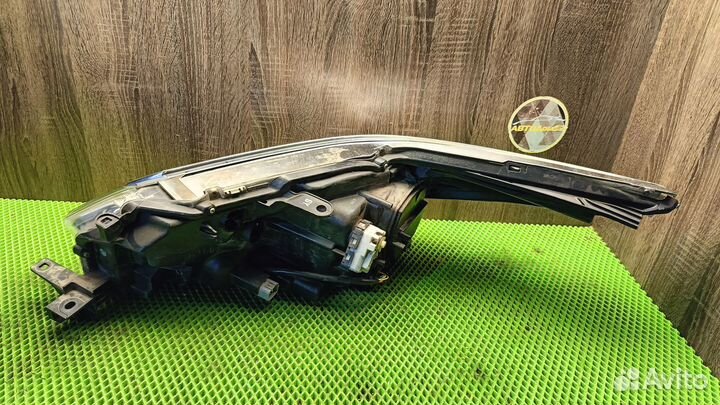 Фара правая Toyota Fortuner 2 15-20