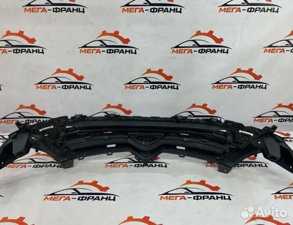 Решетка радиатора передняя Citroen Ds4 хэтчбек