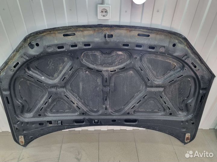 Капот на ваз Гранту