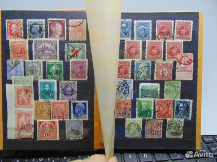 Альбом с марками. Старые Марки мира. 61