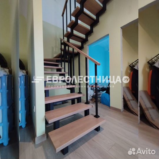 Лестница в дом на металлическом каркасе