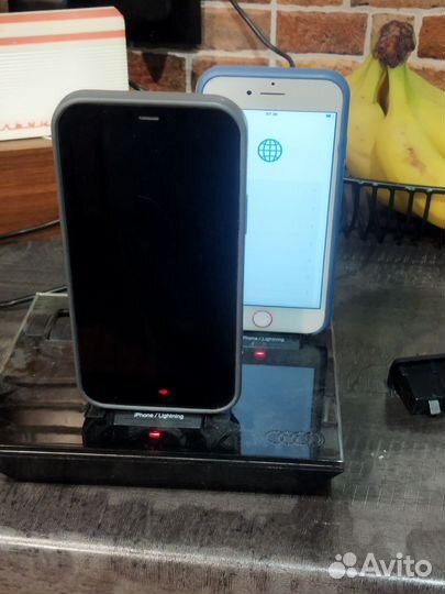 Зарядка на iPhone 12