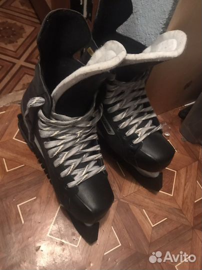 Хоккейные коньки Bauer 9 r