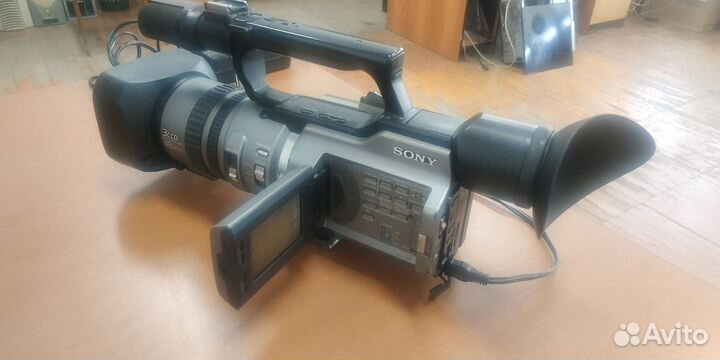 Видеокамера DCR-VX2100E