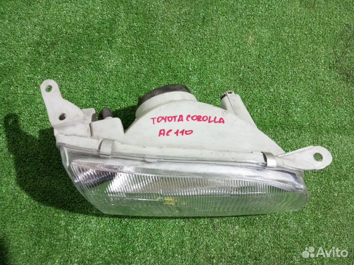 Фара галогеновая правая Toyota Corolla AE110