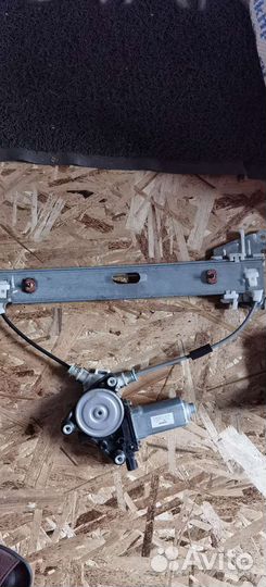 Стеклоподъемник задний левый на Форд Маверик