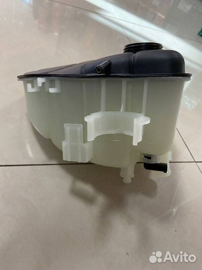 Расширительный бачок Mersedes Benz