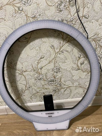 YongNuo YN608 LED осветитель кольцевой