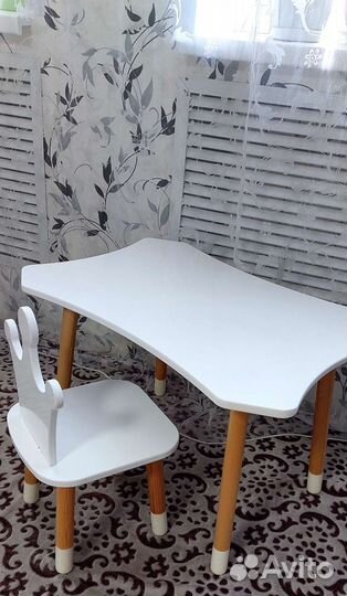 Детский стол и стул
