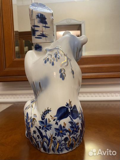 Штоф фарфоровый « Медвежий угол «