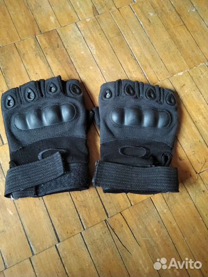 Перчатки без пальцев