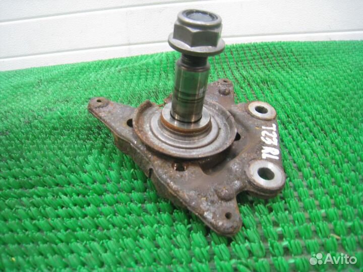 Цапфа левая Renault Megane 3 (BZ0H) 2011