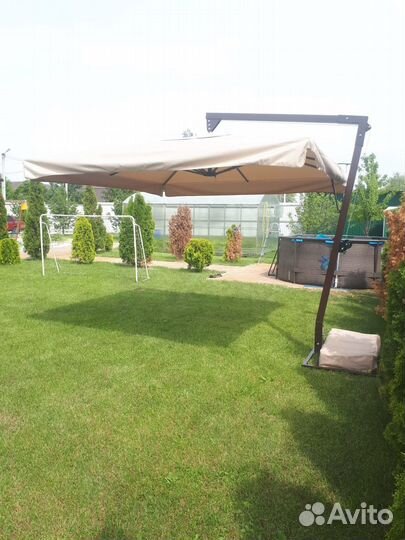 Зонт на боковой опоре 4х70