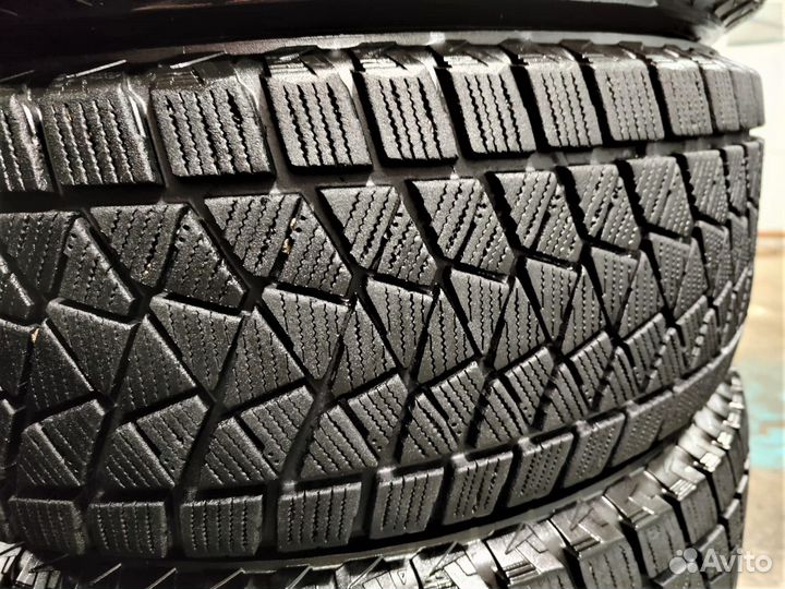 Bridgestone Blizzak DM-V2 225/65 R17