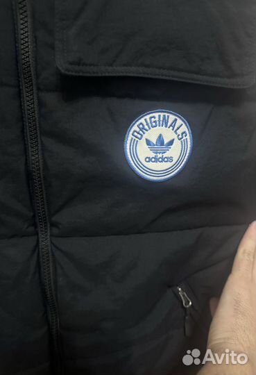 Утепленная жилетка adidas originals (M)