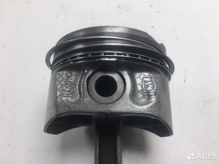 Поршень с шатуном Renault Megane LM2Y K4M 2006