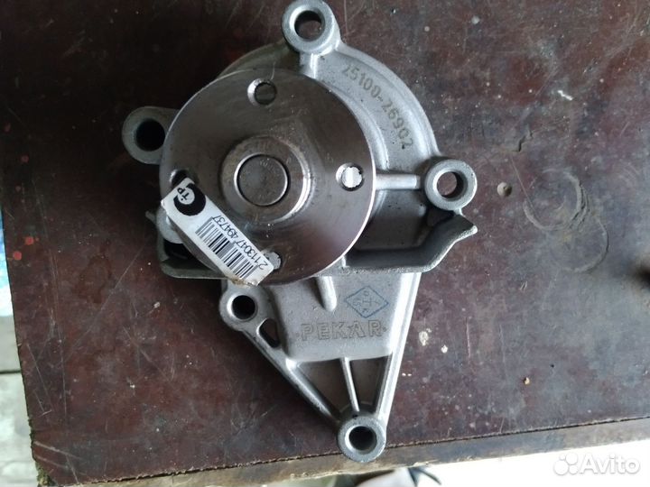 Помпа на hyundai accent