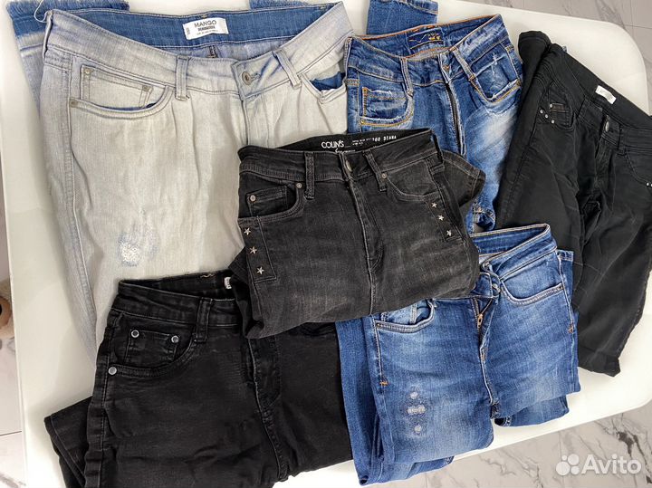 Пакет с джинсами