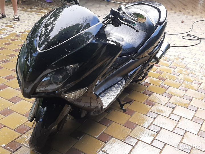 Макси скутер Ямаха