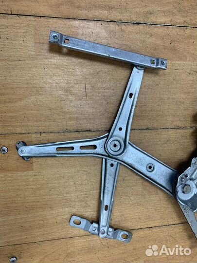 Стеклоподъемник передний правый Opel Astra H