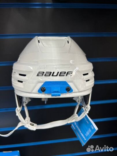 Хоккейный шлем