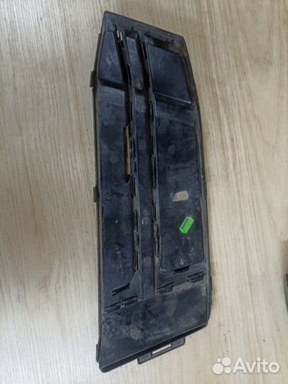 Решетка в бампер правая Audi A4 B9 2015-2020