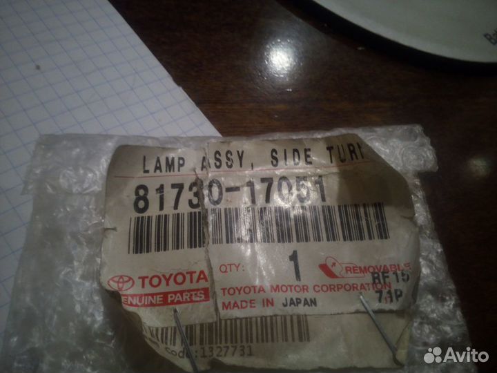 Продам боковой указатель поворота Toyota