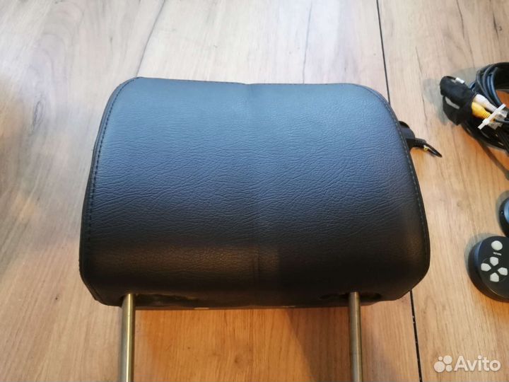 Монитор в подголовник авто