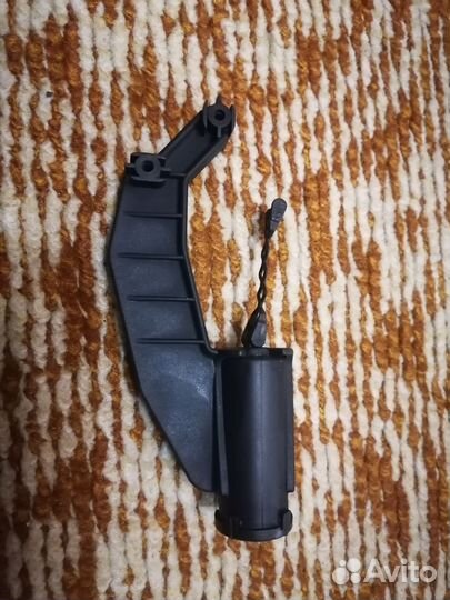 Демпфер крышки бардачка w140