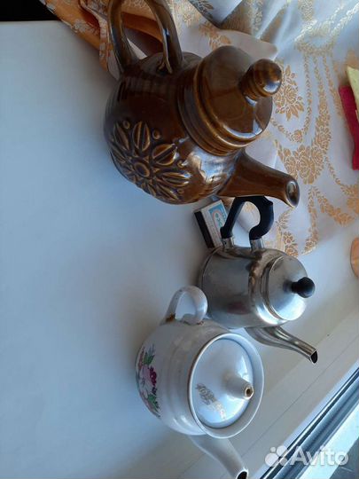 Чайники- заварники, кружки железные